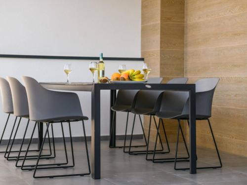 Apartment Wohnung Dora 3 in Kastanjer by Interhome
