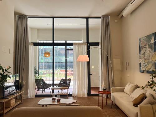 Modern and stylish -1Bedroom 1Bathroom -Ventas