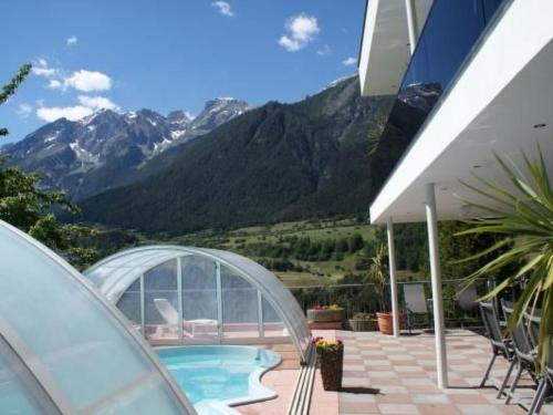 Holiday Home Komfortables Ferienhaus in Landeck mit Pool by Interhome
