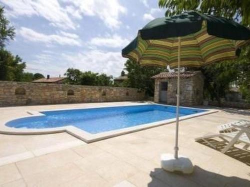 Apartment in Paradiž mit Barbecue by Interhome