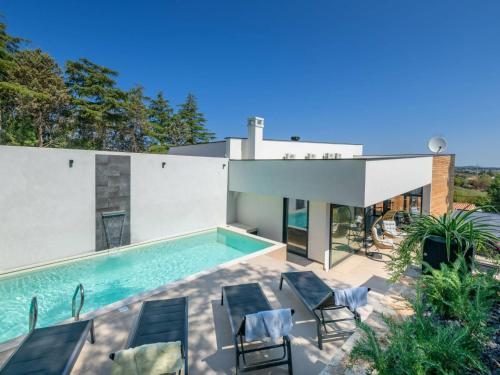 Holiday Home in Vintijan mit Privatem Pool by Interhome