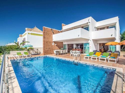 Holiday Home Chalet Villa Oceano mit privatem Pool by Interhome