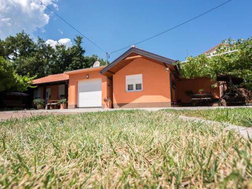 Holiday Home mit Garten- Grill und Terrasse by Interhome