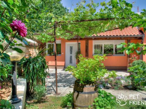 Holiday Home Nettes Ferienhaus in Matulji mit Eigener Terrasse by Interhome