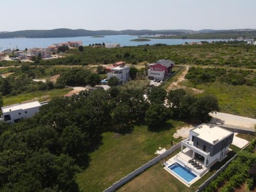 Holiday Home Ferienvilla Luxury Villa Tara mit beheiztem Pool by Interhome