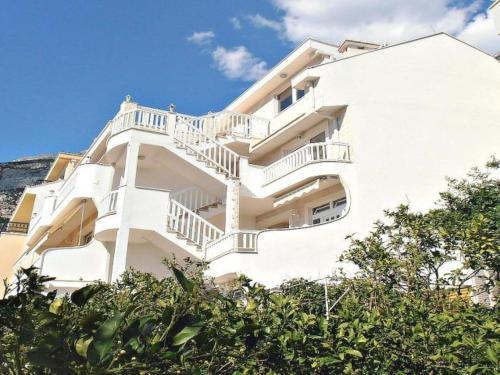Apartment mit Balkon in Strandnähe by Interhome