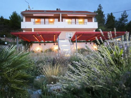 Apartment mit Terrasse und herrlichem Ausblick by Interhome