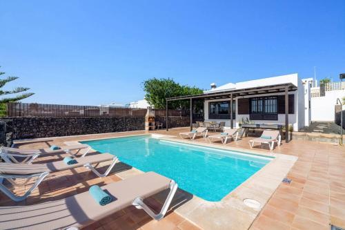 Villa Nazaret by Villa Plus