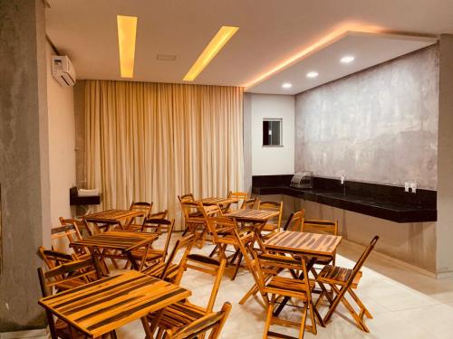 Een zitgedeelte bij Serra Village Hotel