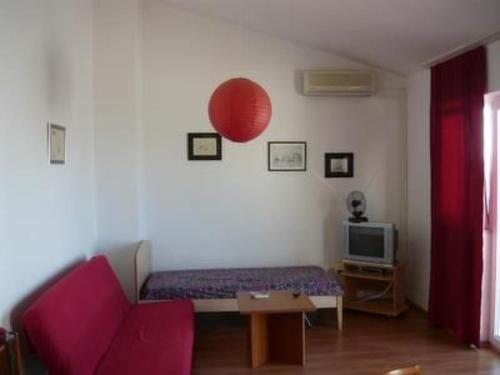 Apartment Jadro Apartments in Barbat mit Grill und Whirlpool by Interhome