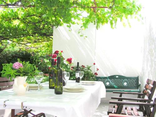 Holiday Home Holiday House Jure by Interhome