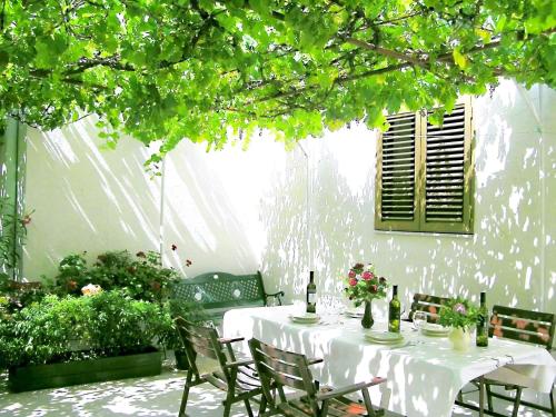 Holiday Home Holiday House Jure by Interhome