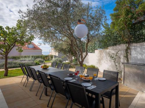 Holiday Home Ferienvilla Elena mit eigenem Pool by Interhome