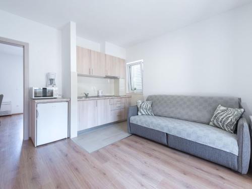 Apartment Ferienwohnungen Rilovic - Wohnung A5 by Interhome