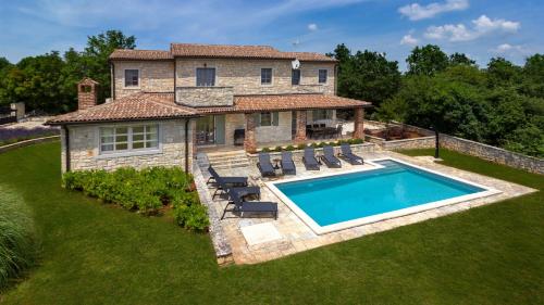 Rustic Villa Luna with pool in Sveti Lovrec