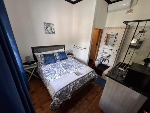 Postel nebo postele na pokoji v ubytování Bright Diamond Inn