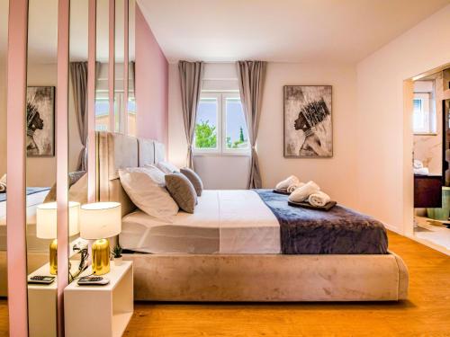 Holiday Home Villa Olea- Pool- Grill- Nähe Flughafen Split by Interhome