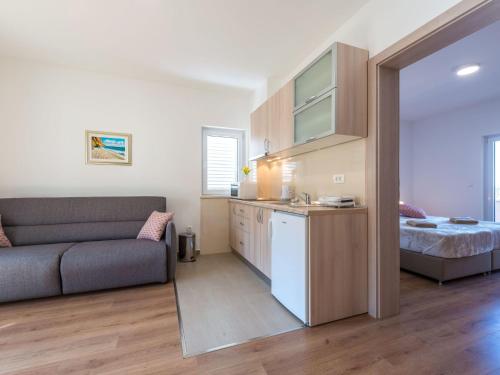 Apartment Ferienwohnungen Rilovic - Wohnung A2 by Interhome