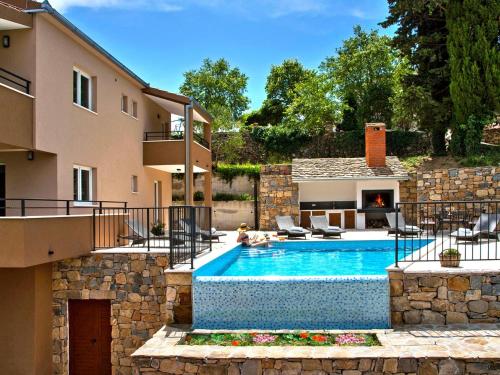 Holiday Home Villa Mosor mit beheiztem Salzwasserpool und Sauna by Interhome