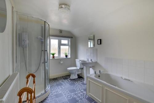 Et badeværelse på 2 Bed in Saxmundham oc-15far