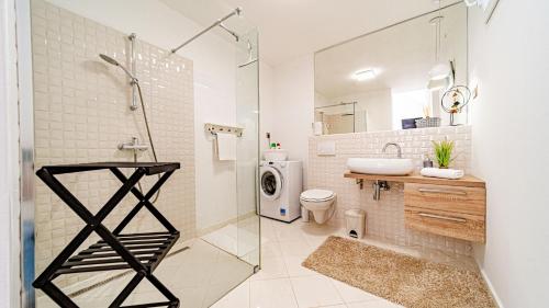 Et badeværelse på Villa Bradat by Villas Guide