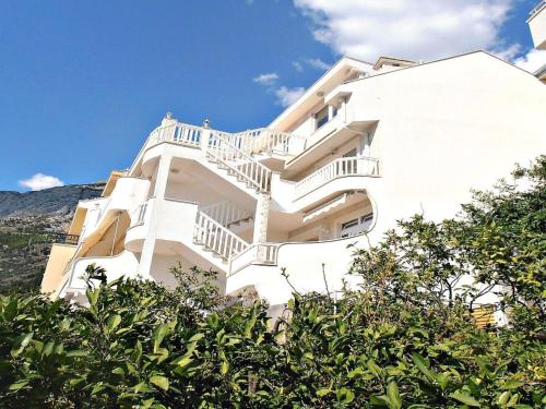 Apartment Wohnung mit Balkon und Meerblick in Strandnähe by Interhome