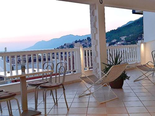 Apartment mit Blick auf das Wasser by Interhome