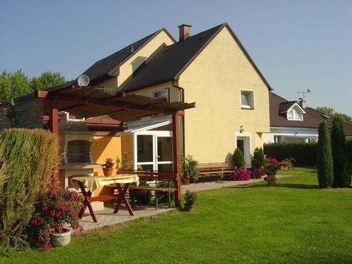 Holiday Home mit Garten und Pools by Interhome
