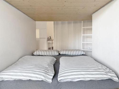 Apartment Chesa Auricula by Interhome