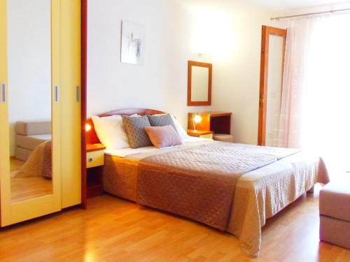 Apartment Garbin Ventus Makarska by Interhome