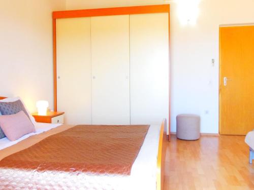 Apartment Garbin Ventus Makarska by Interhome