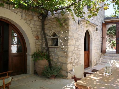 Holiday Home in Douliana mit Großem Balkon by Interhome