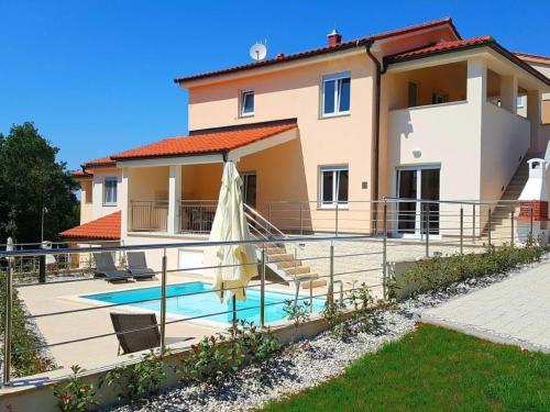 Holiday Home Villa Marisol mit Garten- Grill und Terrasse by Interhome