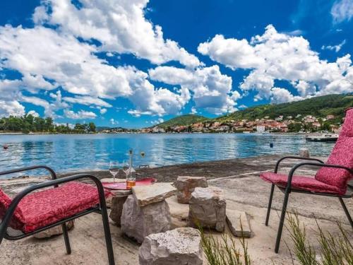 Holiday Home Steinhaus in Strandnähe mit Whirlpool by Interhome