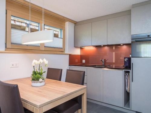 Apartment Top Ferienwohnung Dom - SkiIn-SkiOut by Interhome