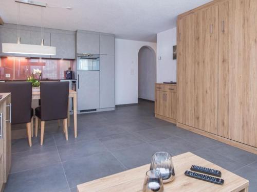 Apartment Top Ferienwohnung Dom - SkiIn-SkiOut by Interhome
