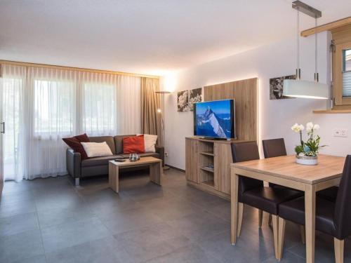 Apartment Top Ferienwohnung Dom - SkiIn-SkiOut by Interhome