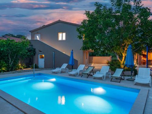 Holiday Home Leone by Interhome