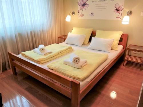 Apartment Schöne neu renovierte Wohnung in der Nähe des Zentrums by Interhome