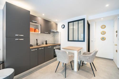 Charming bright studio with spacious outdoor area