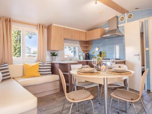 Nomad HAUX L’Escala 1