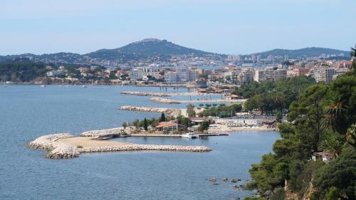 a group of islands in a large body of water at Sweet Evasion - Wifi - Host Provence in Toulon