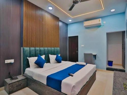 Giường trong phòng chung tại Hotel Airport Stay Zone