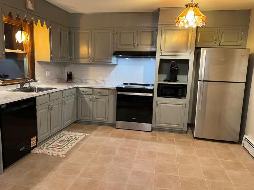 Nhà bếp/bếp nhỏ tại Entire Home in East Haven, Connecticut