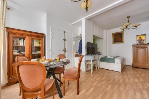 Bright & Spacious Apartments in Central Paris 15th