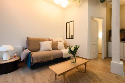 Typical Apartment for 4 in Paris 9