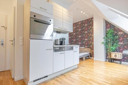 Stylish 1BR Apartment with Balcony Quick City Access