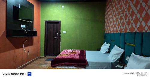 Gallery image of Hotel Gopi Dham in Jāmb