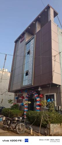 Gallery image of Hotel Gopi Dham in Jāmb
