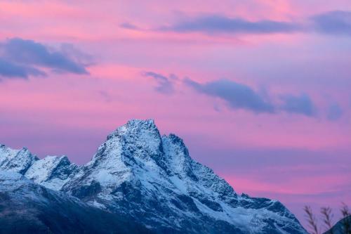 En generel udsigt til bjerge eller udsigt til bjerge taget fra lejligheden